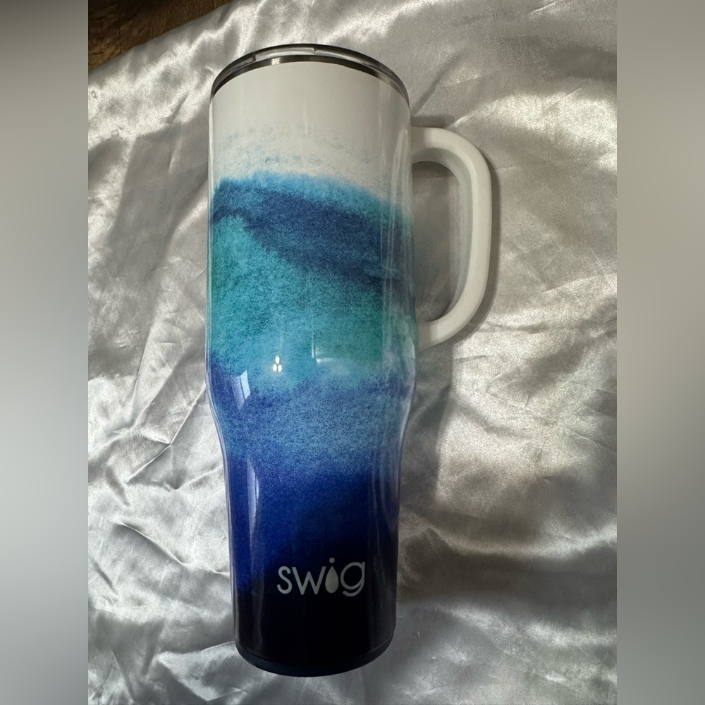 Swig tumbler